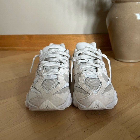 New Balance 9060 GS White Sneaker Shoe Sea Salt and Linen - Picture 5 of 10